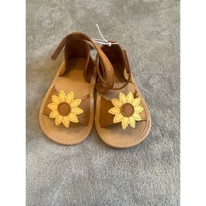 Old navy sunflower sandals, new with tags sz 12-18 month